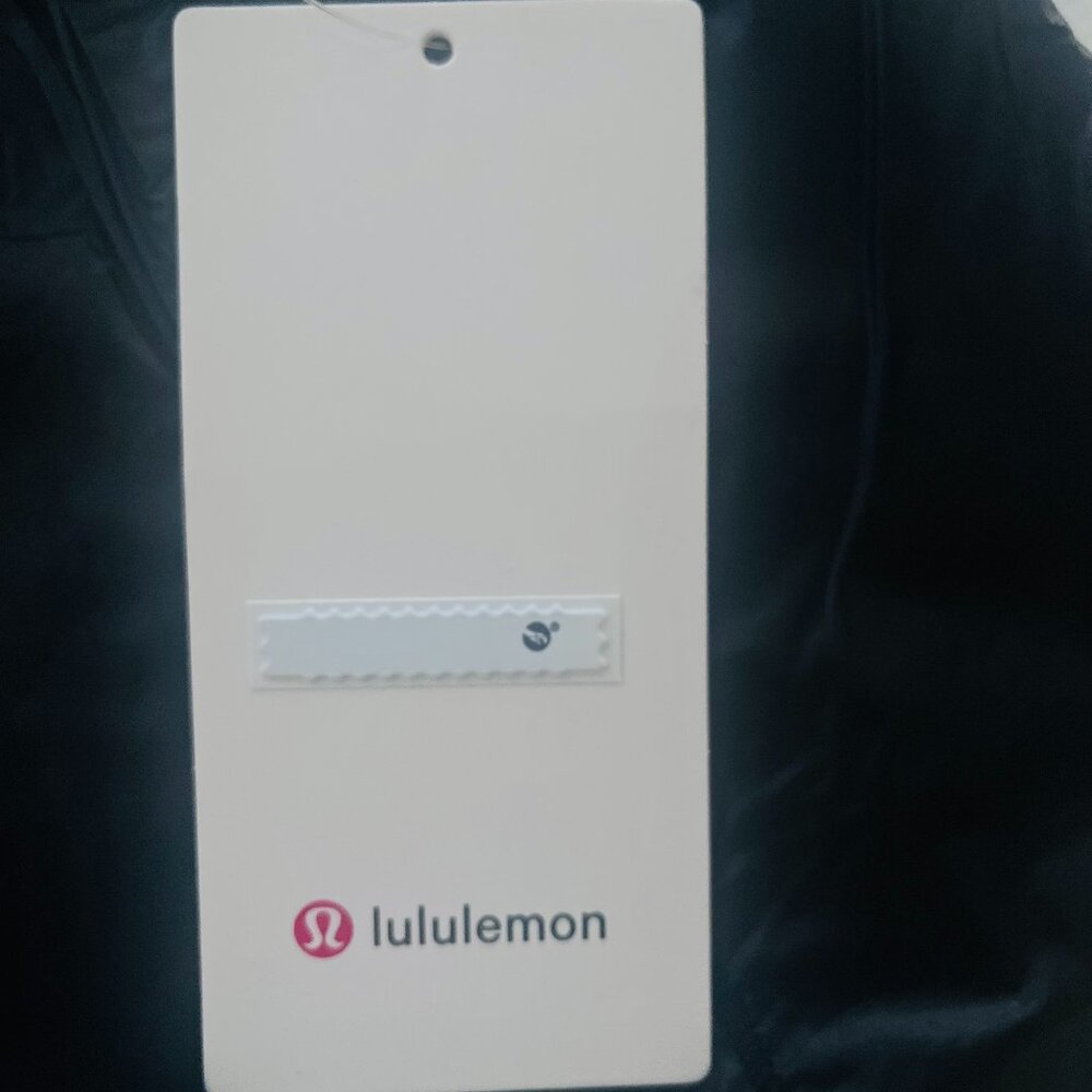 LULULEMON BRAND NEW WOMEN'S BLACK ATHLETIC SHORTS, SIZE 0 - Picture 12 of 14